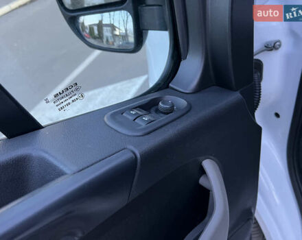 Белый Рено Мастер, объемом двигателя 2.3 л и пробегом 208 тыс. км за 18500 $, фото 29 на Automoto.ua