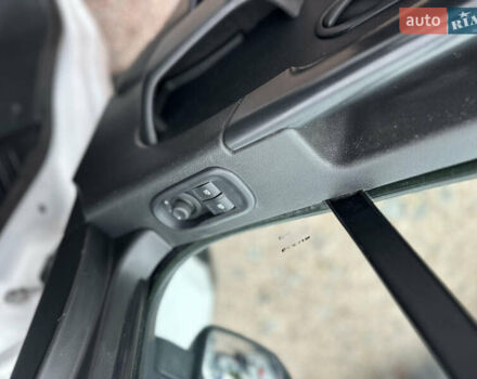 Білий Рено Мастєр, об'ємом двигуна 2.3 л та пробігом 211 тис. км за 18950 $, фото 14 на Automoto.ua