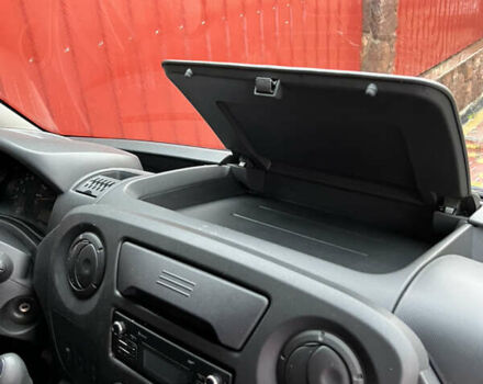 Белый Рено Мастер, объемом двигателя 2.3 л и пробегом 253 тыс. км за 19000 $, фото 23 на Automoto.ua