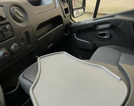 Белый Рено Мастер, объемом двигателя 2.3 л и пробегом 253 тыс. км за 19000 $, фото 16 на Automoto.ua