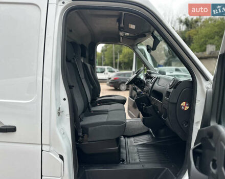 Білий Рено Мастєр, об'ємом двигуна 2.3 л та пробігом 211 тис. км за 18950 $, фото 21 на Automoto.ua