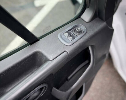 Белый Рено Мастер, объемом двигателя 2.3 л и пробегом 344 тыс. км за 17500 $, фото 17 на Automoto.ua