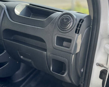 Білий Рено Мастєр, об'ємом двигуна 2.3 л та пробігом 360 тис. км за 17899 $, фото 10 на Automoto.ua