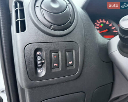 Белый Рено Мастер, объемом двигателя 0 л и пробегом 207 тыс. км за 18700 $, фото 37 на Automoto.ua