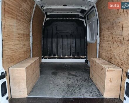 Белый Рено Мастер, объемом двигателя 2.3 л и пробегом 240 тыс. км за 16150 $, фото 9 на Automoto.ua