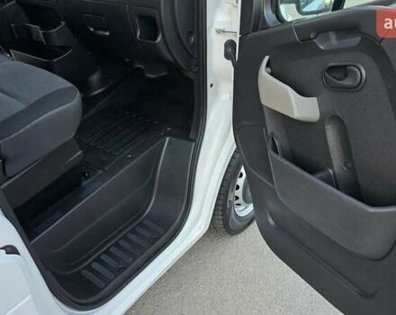 Белый Рено Мастер, объемом двигателя 2.3 л и пробегом 202 тыс. км за 17800 $, фото 23 на Automoto.ua