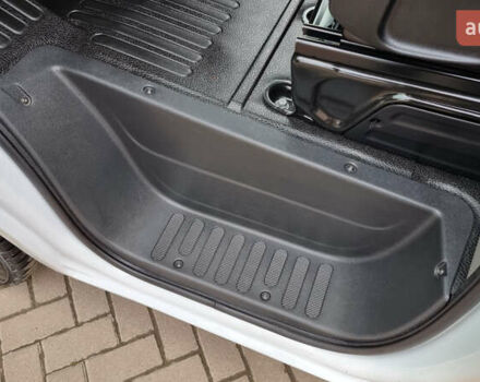 Белый Рено Мастер, объемом двигателя 2.3 л и пробегом 235 тыс. км за 18700 $, фото 14 на Automoto.ua