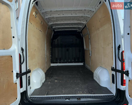 Белый Рено Мастер, объемом двигателя 2.3 л и пробегом 208 тыс. км за 18500 $, фото 59 на Automoto.ua