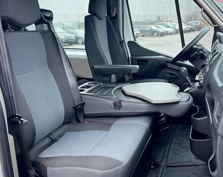 Белый Рено Мастер, объемом двигателя 2.3 л и пробегом 344 тыс. км за 17500 $, фото 21 на Automoto.ua