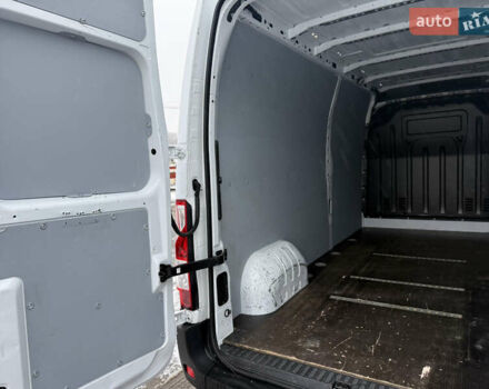 Белый Рено Мастер, объемом двигателя 0 л и пробегом 207 тыс. км за 18700 $, фото 9 на Automoto.ua