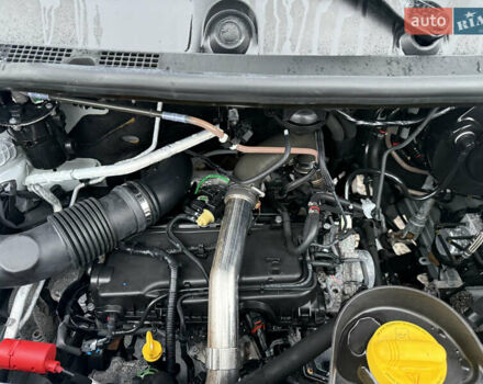 Белый Рено Мастер, объемом двигателя 0 л и пробегом 207 тыс. км за 18700 $, фото 21 на Automoto.ua