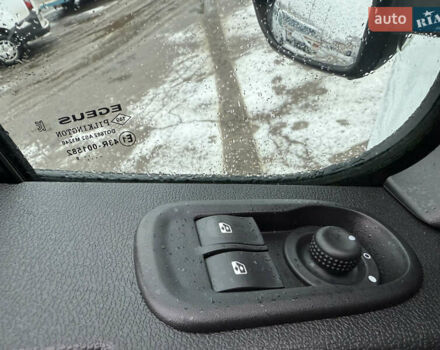 Белый Рено Мастер, объемом двигателя 0 л и пробегом 207 тыс. км за 18700 $, фото 26 на Automoto.ua