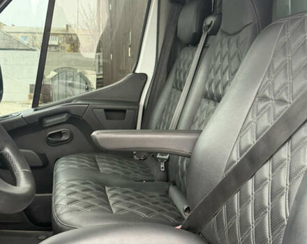 Белый Рено Мастер, объемом двигателя 2.3 л и пробегом 383 тыс. км за 19800 $, фото 4 на Automoto.ua