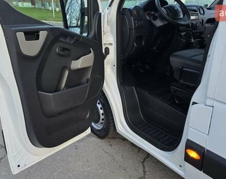 Белый Рено Мастер, объемом двигателя 2.3 л и пробегом 202 тыс. км за 17800 $, фото 4 на Automoto.ua