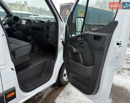 Белый Рено Мастер, объемом двигателя 0 л и пробегом 207 тыс. км за 18700 $, фото 38 на Automoto.ua