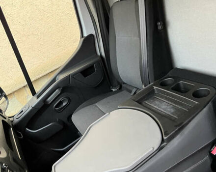 Белый Рено Мастер, объемом двигателя 2.3 л и пробегом 253 тыс. км за 19000 $, фото 15 на Automoto.ua