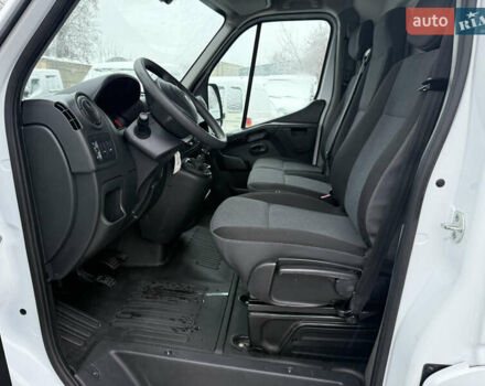 Белый Рено Мастер, объемом двигателя 0 л и пробегом 207 тыс. км за 18700 $, фото 25 на Automoto.ua