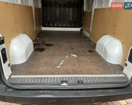 Белый Рено Мастер, объемом двигателя 2.3 л и пробегом 253 тыс. км за 19000 $, фото 32 на Automoto.ua