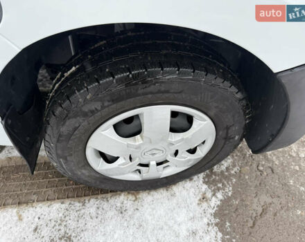 Белый Рено Мастер, объемом двигателя 0 л и пробегом 207 тыс. км за 18700 $, фото 13 на Automoto.ua