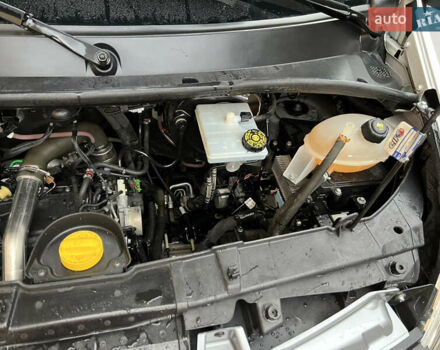 Белый Рено Мастер, объемом двигателя 2.3 л и пробегом 253 тыс. км за 19000 $, фото 38 на Automoto.ua