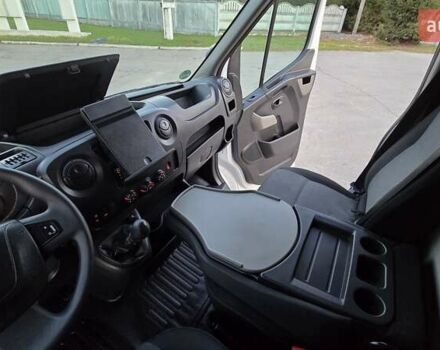 Белый Рено Мастер, объемом двигателя 2.3 л и пробегом 202 тыс. км за 17800 $, фото 17 на Automoto.ua