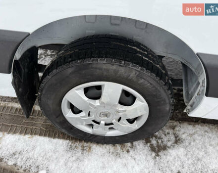 Белый Рено Мастер, объемом двигателя 0 л и пробегом 207 тыс. км за 18700 $, фото 14 на Automoto.ua