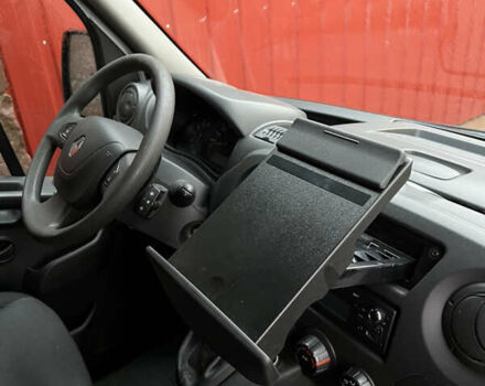 Белый Рено Мастер, объемом двигателя 2.3 л и пробегом 253 тыс. км за 19000 $, фото 22 на Automoto.ua