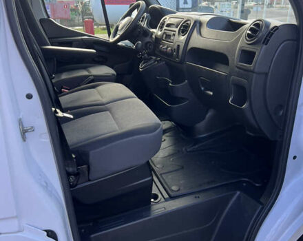 Белый Рено Мастер, объемом двигателя 2.3 л и пробегом 260 тыс. км за 16800 $, фото 16 на Automoto.ua