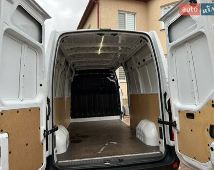 Белый Рено Мастер, объемом двигателя 2.3 л и пробегом 253 тыс. км за 19000 $, фото 31 на Automoto.ua
