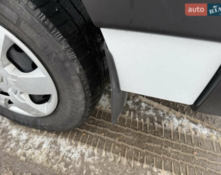 Белый Рено Мастер, объемом двигателя 0 л и пробегом 207 тыс. км за 18700 $, фото 18 на Automoto.ua