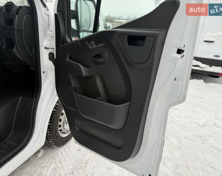 Белый Рено Мастер, объемом двигателя 2.3 л и пробегом 200 тыс. км за 17500 $, фото 8 на Automoto.ua