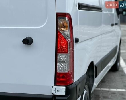 Белый Рено Мастер, объемом двигателя 2.3 л и пробегом 237 тыс. км за 15600 $, фото 67 на Automoto.ua