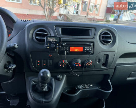 Белый Рено Мастер, объемом двигателя 2.3 л и пробегом 208 тыс. км за 18500 $, фото 41 на Automoto.ua