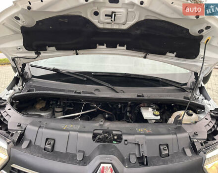 Білий Рено Мастєр, об'ємом двигуна 2.3 л та пробігом 190 тис. км за 19200 $, фото 28 на Automoto.ua