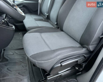 Белый Рено Мастер, объемом двигателя 2.3 л и пробегом 174 тыс. км за 21500 $, фото 70 на Automoto.ua