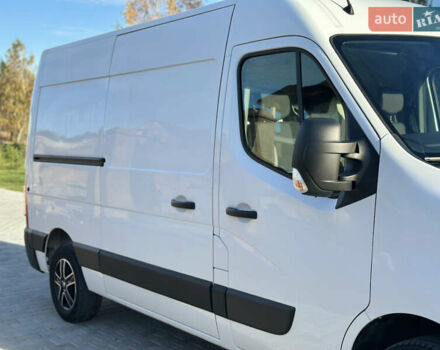 Белый Рено Мастер, объемом двигателя 2.5 л и пробегом 155 тыс. км за 20000 $, фото 2 на Automoto.ua