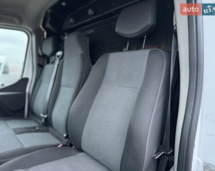 Белый Рено Мастер, объемом двигателя 2.3 л и пробегом 174 тыс. км за 21500 $, фото 69 на Automoto.ua