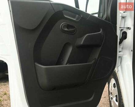 Белый Рено Мастер, объемом двигателя 2.3 л и пробегом 217 тыс. км за 19999 $, фото 18 на Automoto.ua