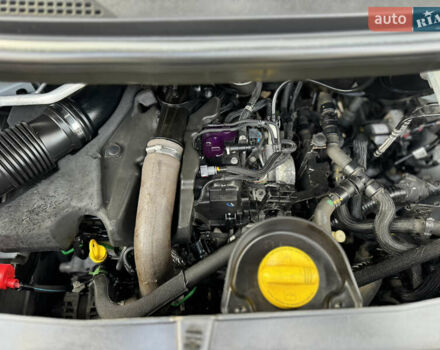 Белый Рено Мастер, объемом двигателя 2.3 л и пробегом 209 тыс. км за 21000 $, фото 92 на Automoto.ua