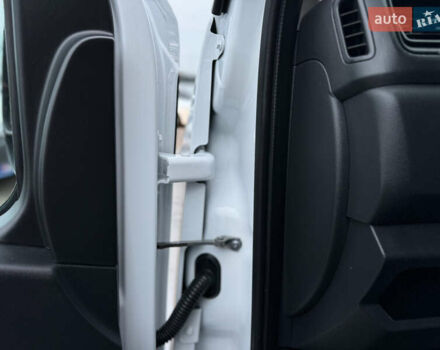 Белый Рено Мастер, объемом двигателя 2.3 л и пробегом 174 тыс. км за 21500 $, фото 74 на Automoto.ua