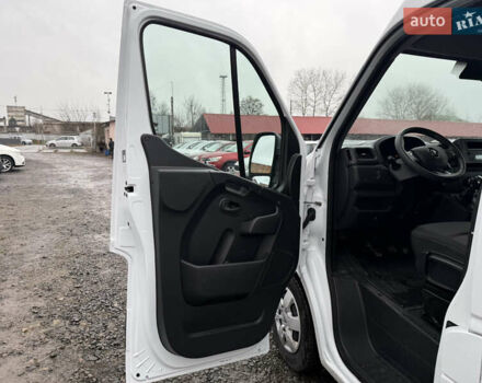 Белый Рено Мастер, объемом двигателя 0 л и пробегом 193 тыс. км за 23900 $, фото 25 на Automoto.ua