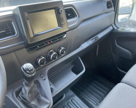 Белый Рено Мастер, объемом двигателя 2.3 л и пробегом 135 тыс. км за 20600 $, фото 37 на Automoto.ua