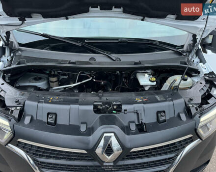 Белый Рено Мастер, объемом двигателя 2.3 л и пробегом 174 тыс. км за 21500 $, фото 83 на Automoto.ua