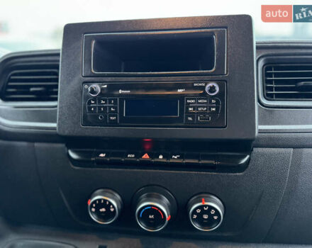 Белый Рено Мастер, объемом двигателя 2.3 л и пробегом 174 тыс. км за 21500 $, фото 61 на Automoto.ua