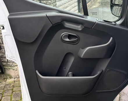 Білий Рено Мастєр, об'ємом двигуна 2.3 л та пробігом 253 тис. км за 17500 $, фото 18 на Automoto.ua