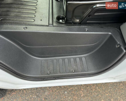 Белый Рено Мастер, объемом двигателя 2.3 л и пробегом 209 тыс. км за 21000 $, фото 47 на Automoto.ua