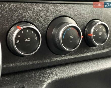 Белый Рено Мастер, объемом двигателя 2.3 л и пробегом 209 тыс. км за 19999 $, фото 47 на Automoto.ua