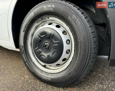 Белый Рено Мастер, объемом двигателя 2.3 л и пробегом 209 тыс. км за 21000 $, фото 24 на Automoto.ua