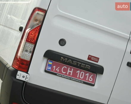 Белый Рено Мастер, объемом двигателя 2.3 л и пробегом 217 тыс. км за 20500 $, фото 12 на Automoto.ua