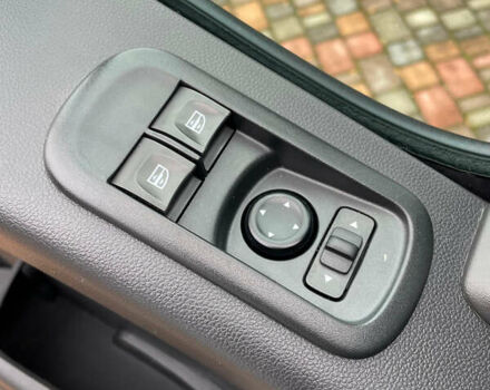 Білий Рено Мастєр, об'ємом двигуна 0 л та пробігом 206 тис. км за 19700 $, фото 40 на Automoto.ua